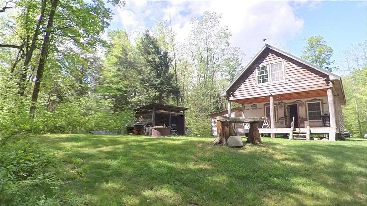 5 Acres of Improved Residential Land for Sale in Cincinnatus, New York