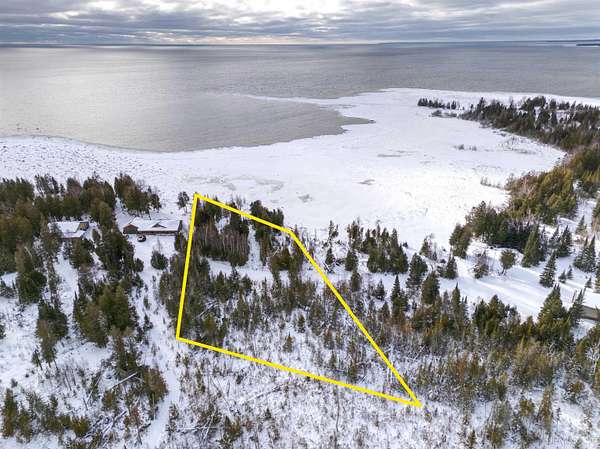 1 Acre of Residential Land for Sale in Manistique, Michigan