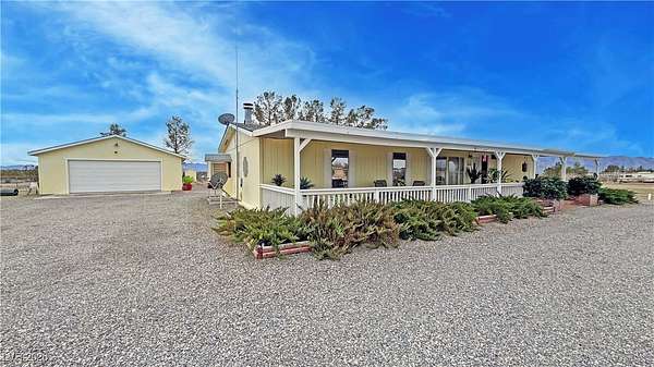 2.5 Acres of Residential Land with Home for Sale in Pahrump, Nevada