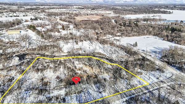 5 Acres of Residential Land with Home for Sale in Wonder Lake, Illinois