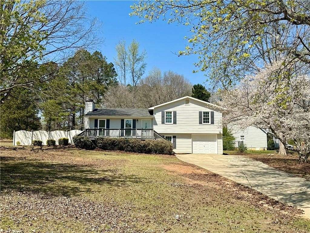 1.5 Acres of Land with Home for Sale in Newnan, Georgia