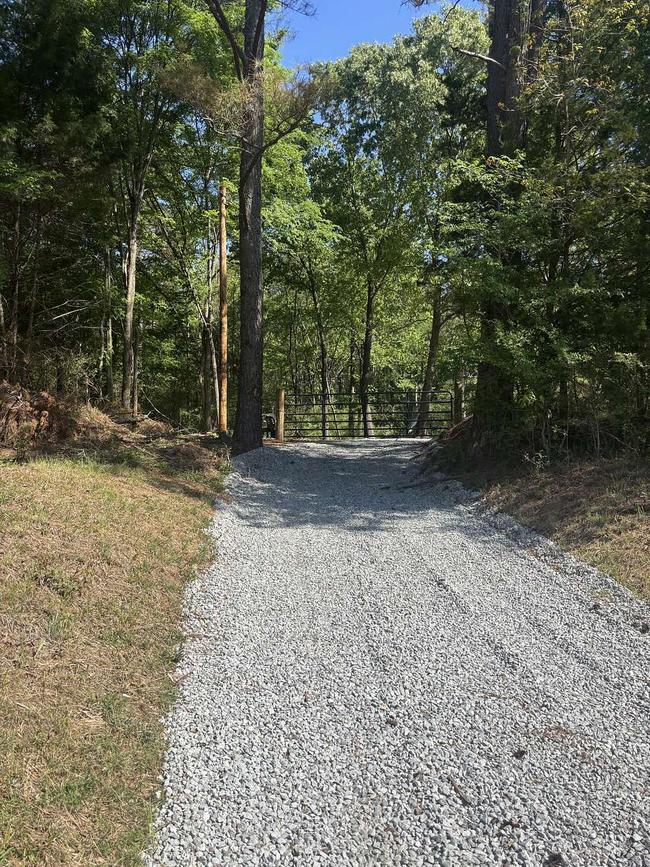 1.1 Acres of Residential Land for Sale in Bruceton, Tennessee