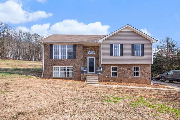 2.46 Acres of Residential Land with Home for Sale in Clarksville, Tennessee