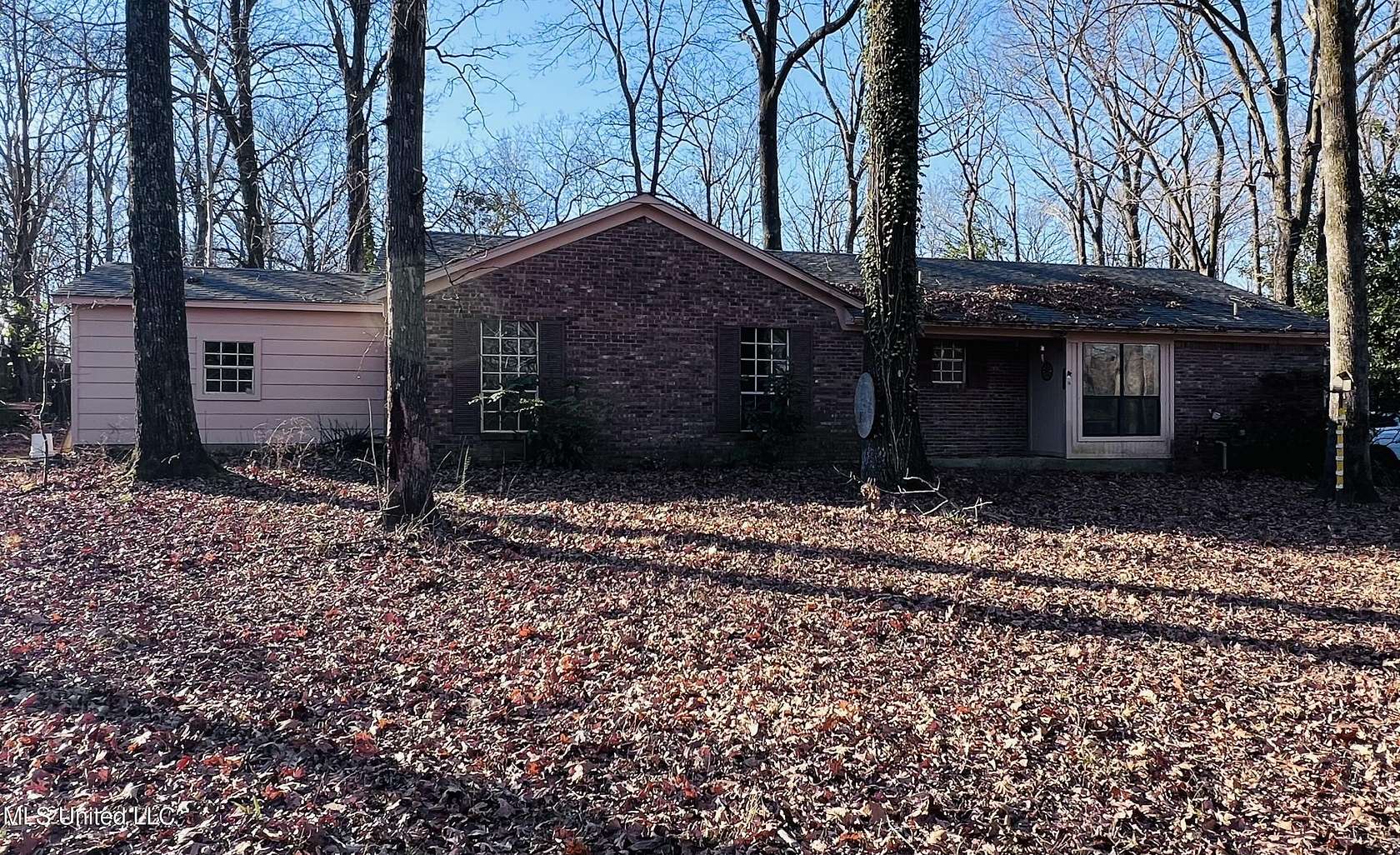 5.4 Acres of Residential Land with Home for Lease in Byhalia, Mississippi