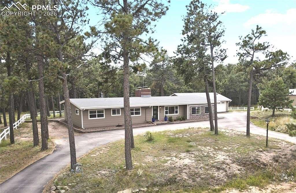 2.5 Acres of Residential Land with Home for Sale in Colorado Springs, Colorado