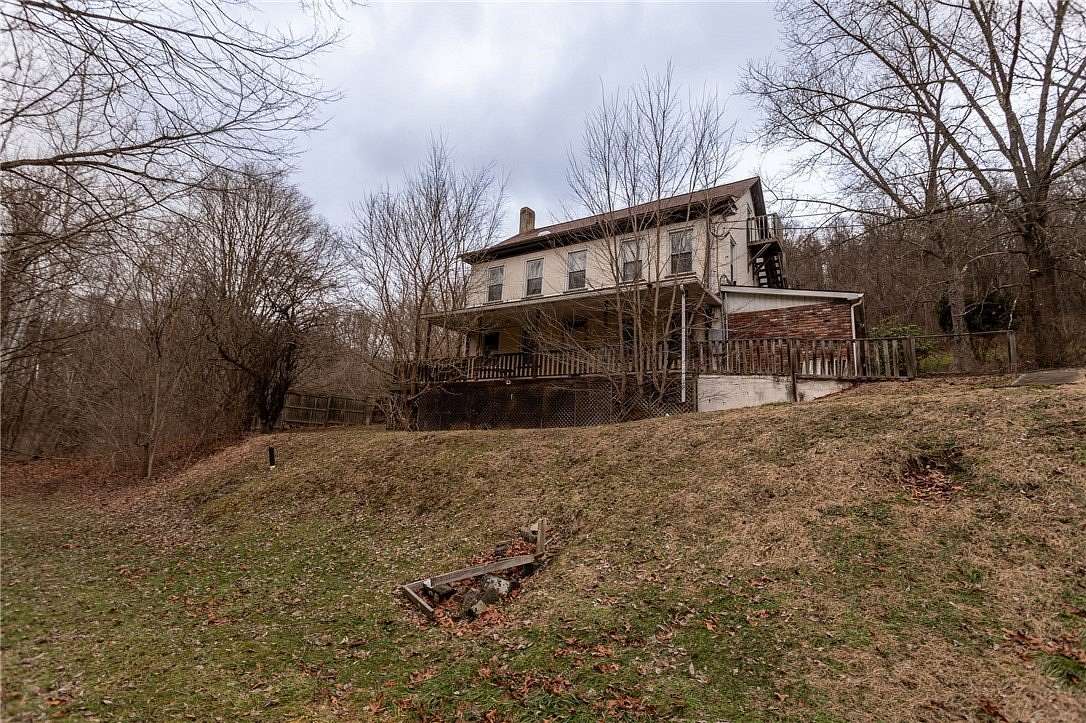25 Acres of Mixed-Use Land for Sale in Smock, Pennsylvania