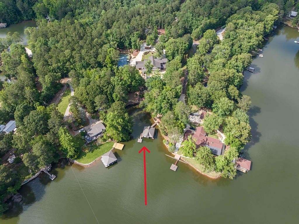 3.3 Acres of Residential Land with Home for Sale in Hamilton, Georgia