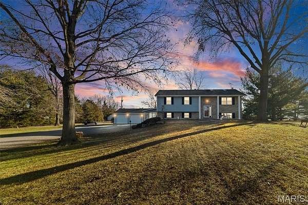 3.16 Acres of Residential Land with Home for Sale in Smithton, Illinois