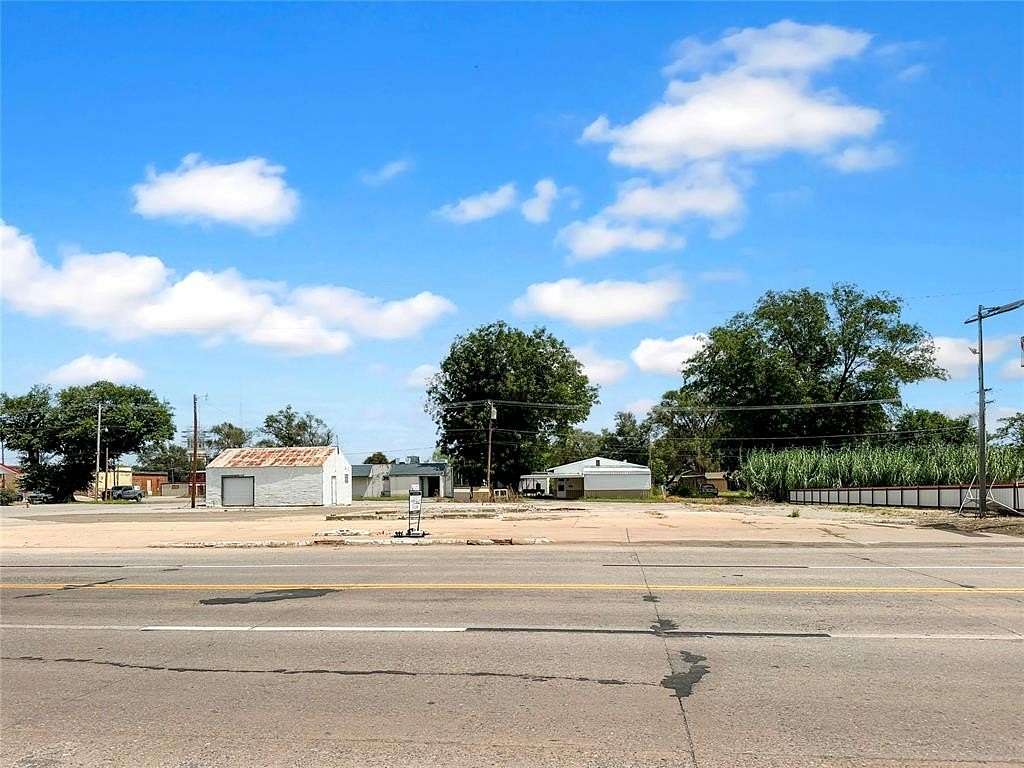 0.52 Acres of Improved Mixed-Use Land for Sale in Sayre, Oklahoma