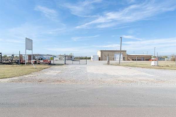 9.76 Acres of Improved Mixed-Use Land for Sale in Oklahoma City, Oklahoma