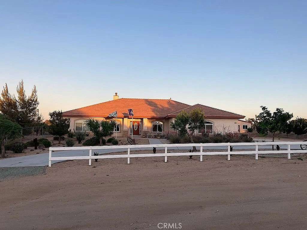 1.57 Acres of Residential Land with Home for Sale in Phelan, California