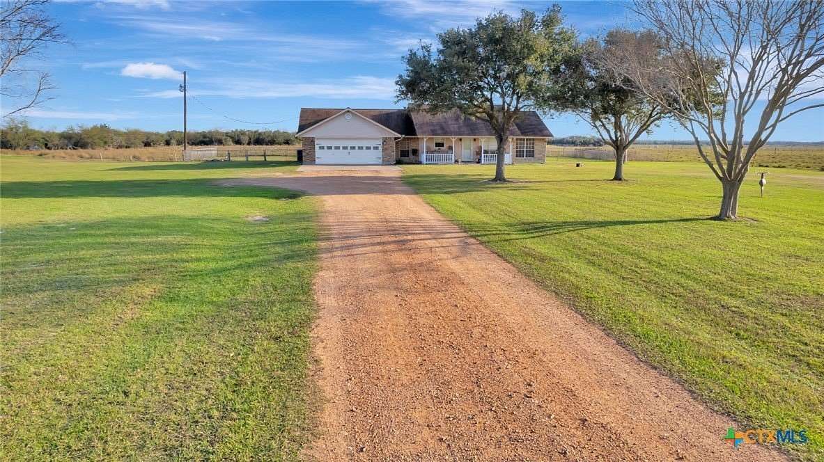 22 Acres of Land with Home for Sale in Victoria, Texas