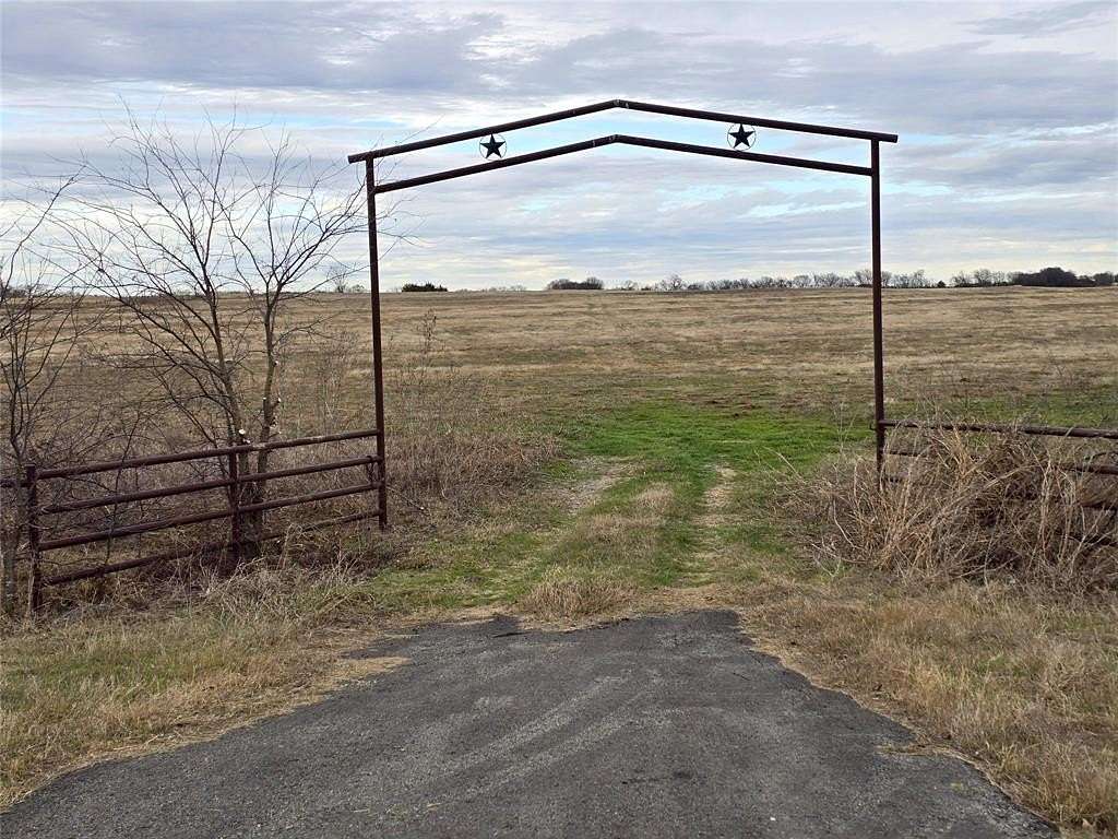 50 Acres of Agricultural & Residential Land for Sale in Van Alstyne, Texas