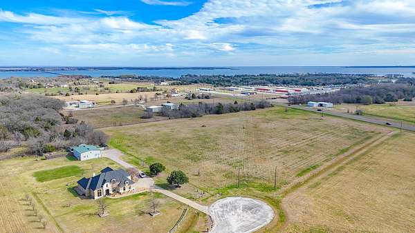 5 Acres of Residential Land for Sale in Corsicana, Texas