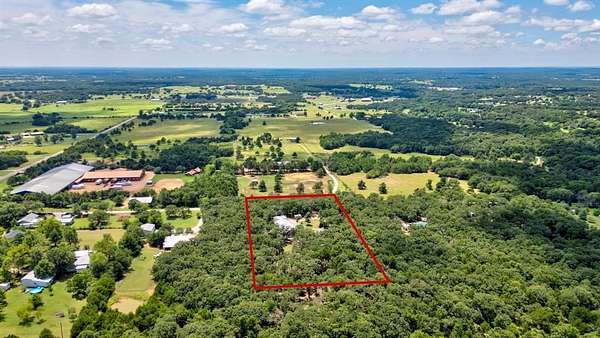 3.84 Acres of Residential Land with Home for Sale in Whitesboro, Texas