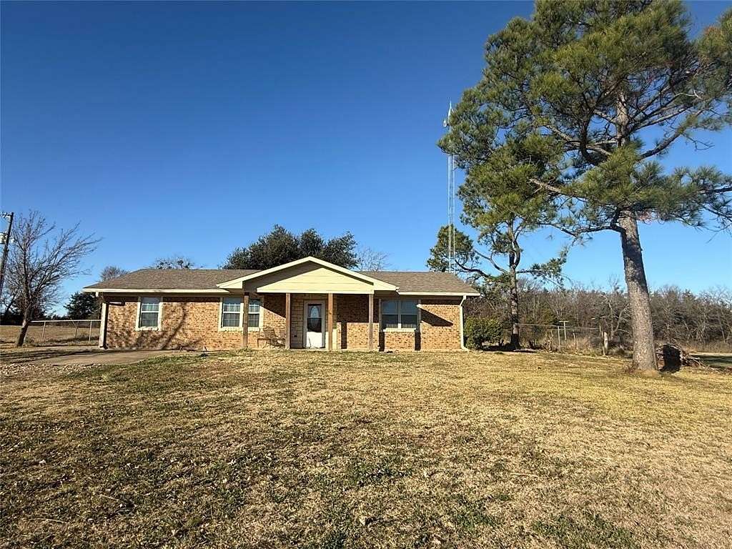 3.8 Acres of Residential Land with Home for Lease in Dodd City, Texas
