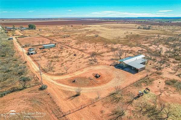 107 Acres of Agricultural Land with Home for Sale in Trent, Texas