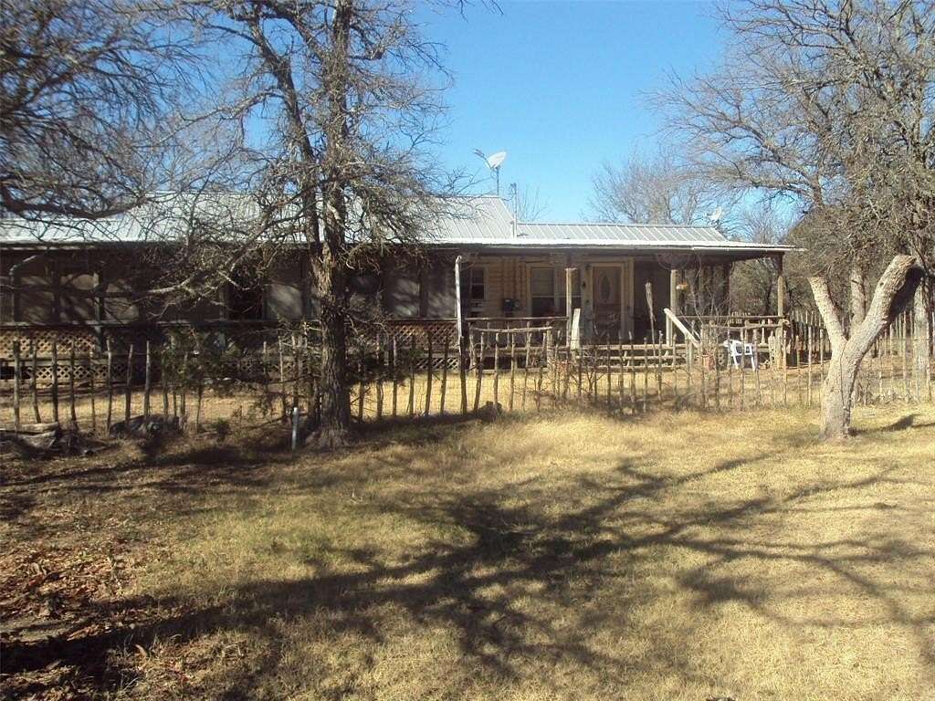 33 Acres of Land with Home for Lease in Mineral Wells, Texas
