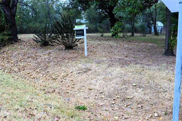 0.39 Acres of Commercial Land for Sale in Quinlan, Texas