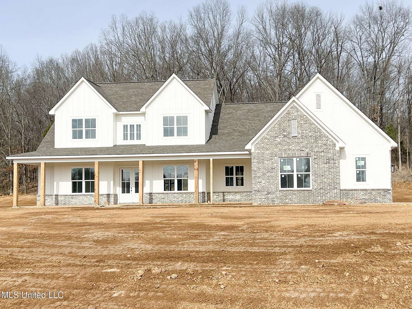 2.1 Acres of Residential Land with Home for Sale in Hernando, Mississippi