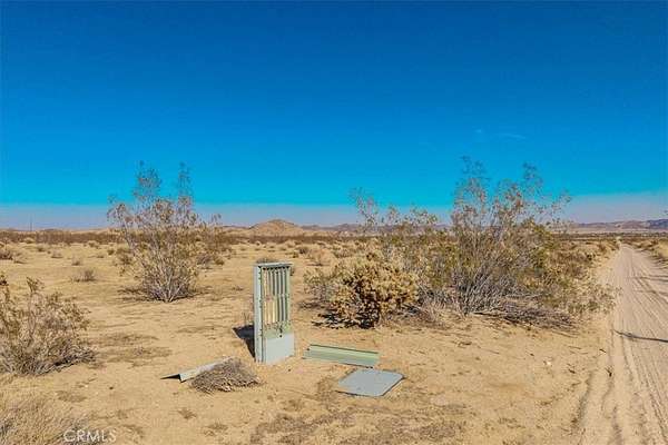 5 Acres of Residential Land for Sale in Joshua Tree, California