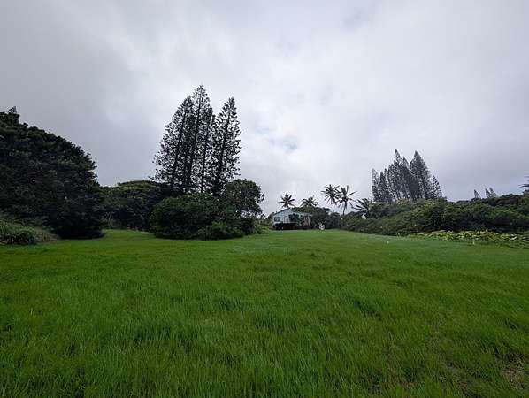 2.64 Acres of Residential Land with Home for Sale in Haʻikū, Hawaii