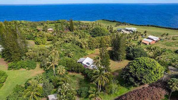 2.64 Acres of Land with Home for Sale in Haʻikū, Hawaii