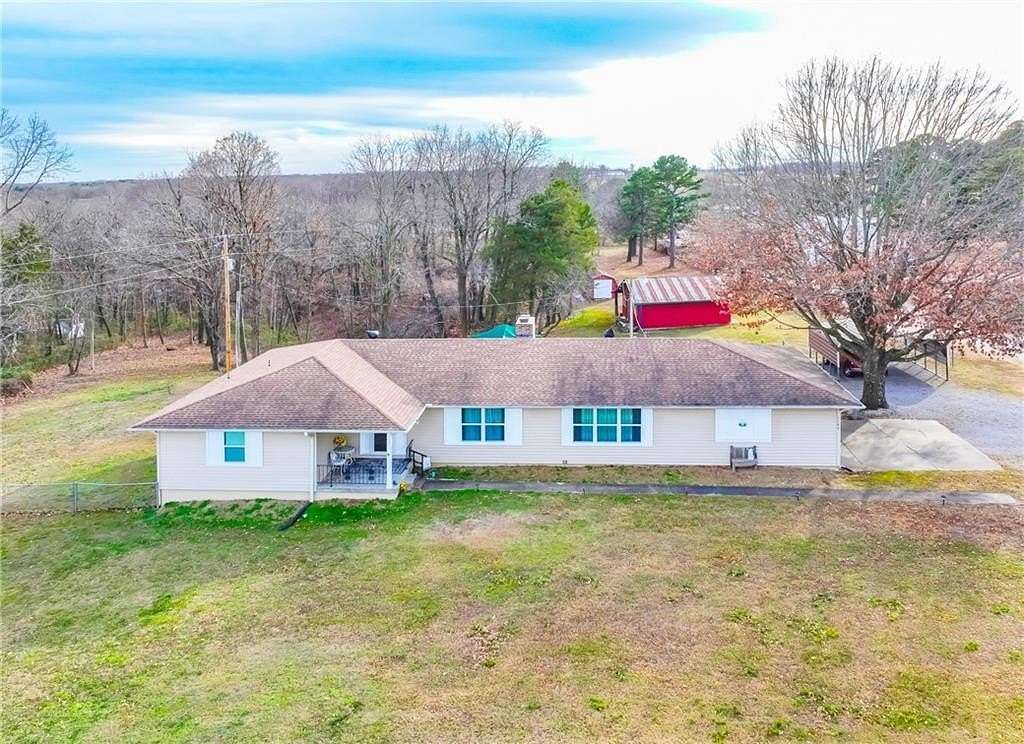 2.37 Acres of Land with Home for Sale in Kansas, Oklahoma