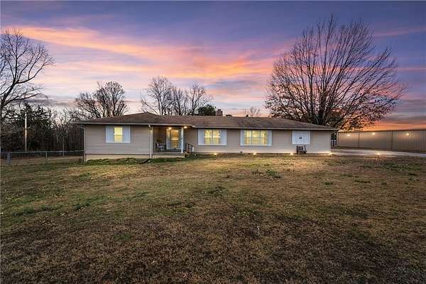 2.37 Acres of Residential Land with Home for Sale in Kansas, Oklahoma