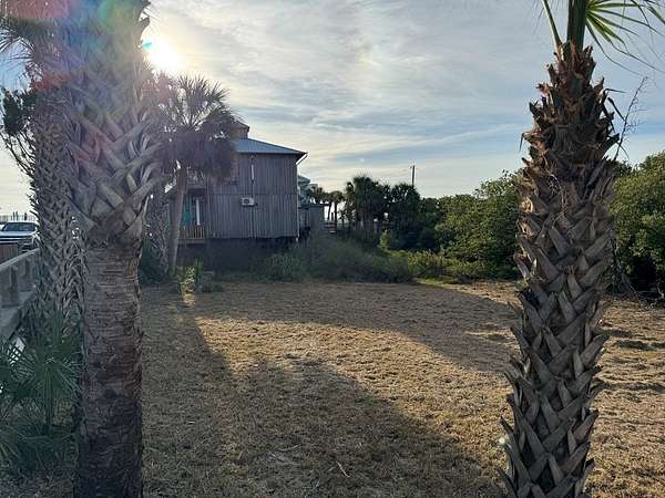0.14 Acres of Mixed-Use Land for Sale in Cedar Key, Florida