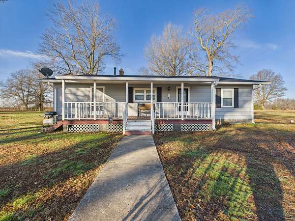 4.49 Acres of Residential Land with Home for Sale in Bernie, Missouri