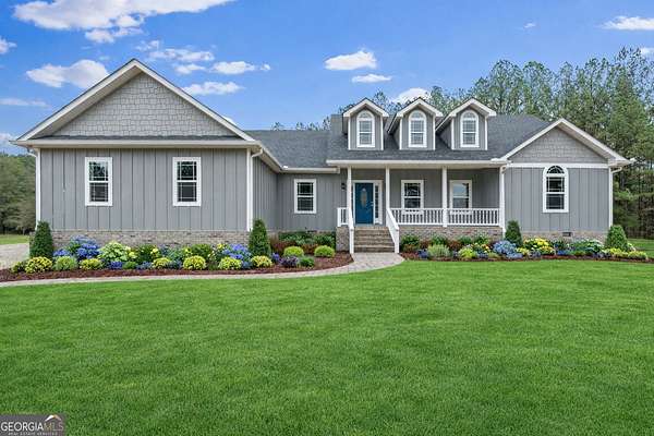 1.64 Acres of Residential Land with Home for Sale in Roanoke, Alabama