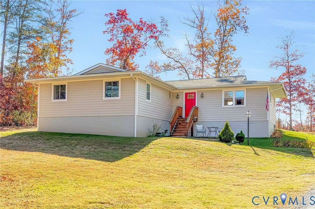 5 Acres of Residential Land with Home for Sale in Montpelier, Virginia