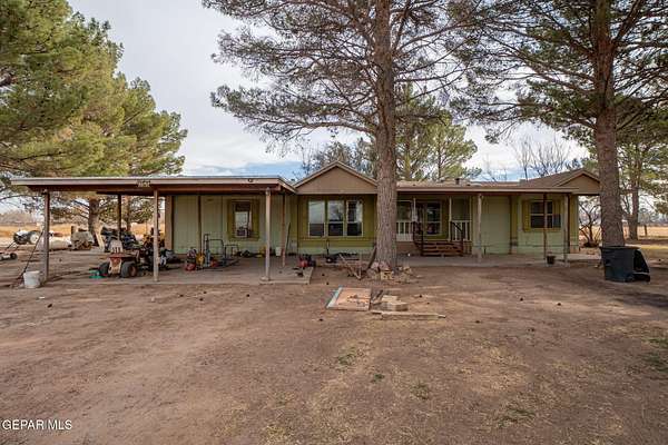 5 Acres of Residential Land with Home for Sale in Clint, Texas