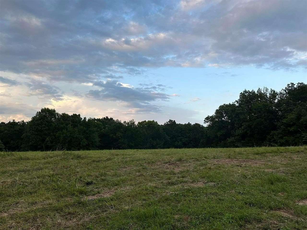 47.4 Acres of Recreational Land for Sale in Bowling Green, Kentucky