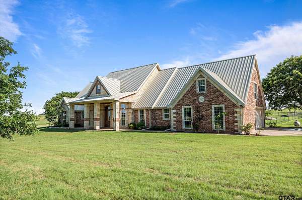 250 Acres of Agricultural Land with Home for Sale in Valley Mills, Texas