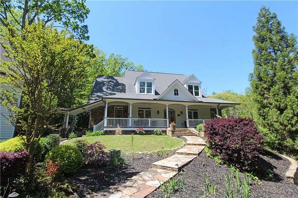 2.5 Acres of Residential Land with Home for Sale in Kennesaw, Georgia