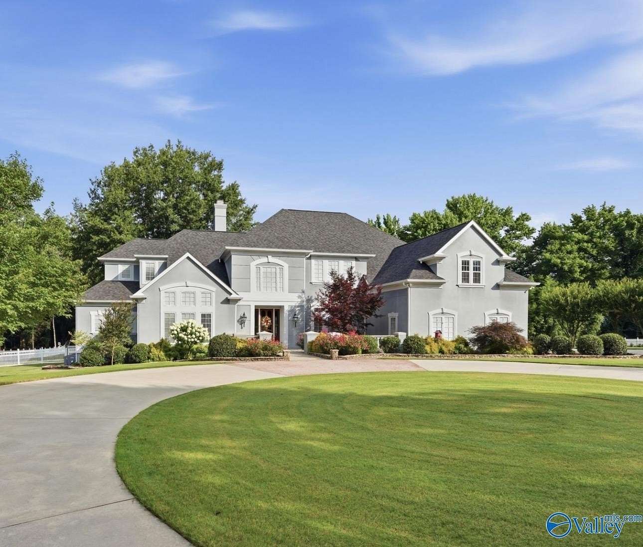 3.2 Acres of Land with Home for Sale in Decatur, Alabama