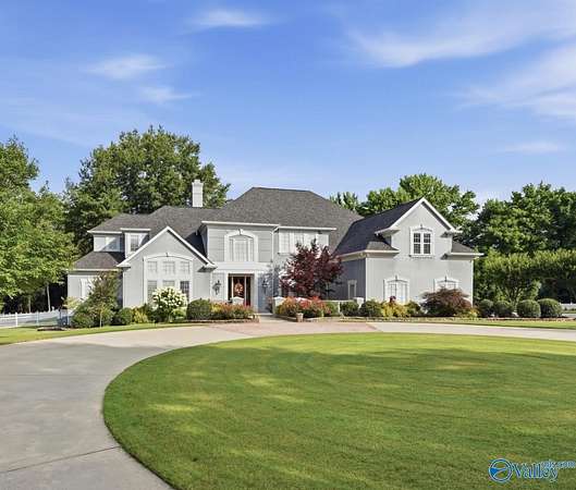 3.2 Acres of Land with Home for Sale in Decatur, Alabama