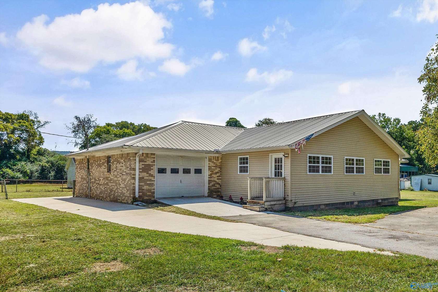 2 Acres of Residential Land with Home for Sale in Gurley, Alabama