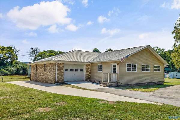 2 Acres of Residential Land with Home for Sale in Gurley, Alabama