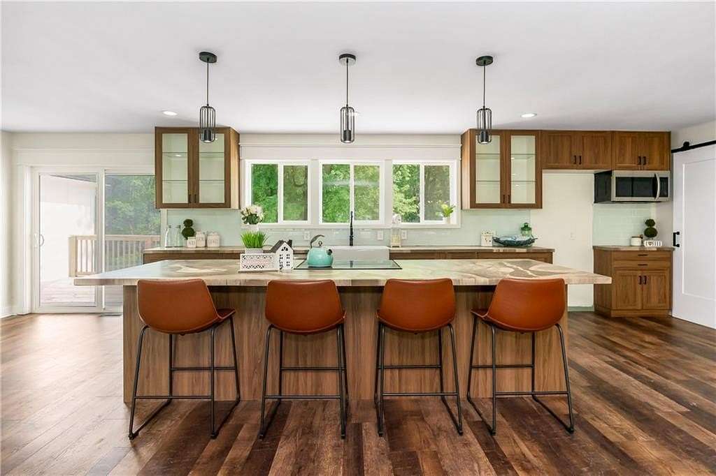 5 Acres of Residential Land with Home for Sale in Easton, Kansas