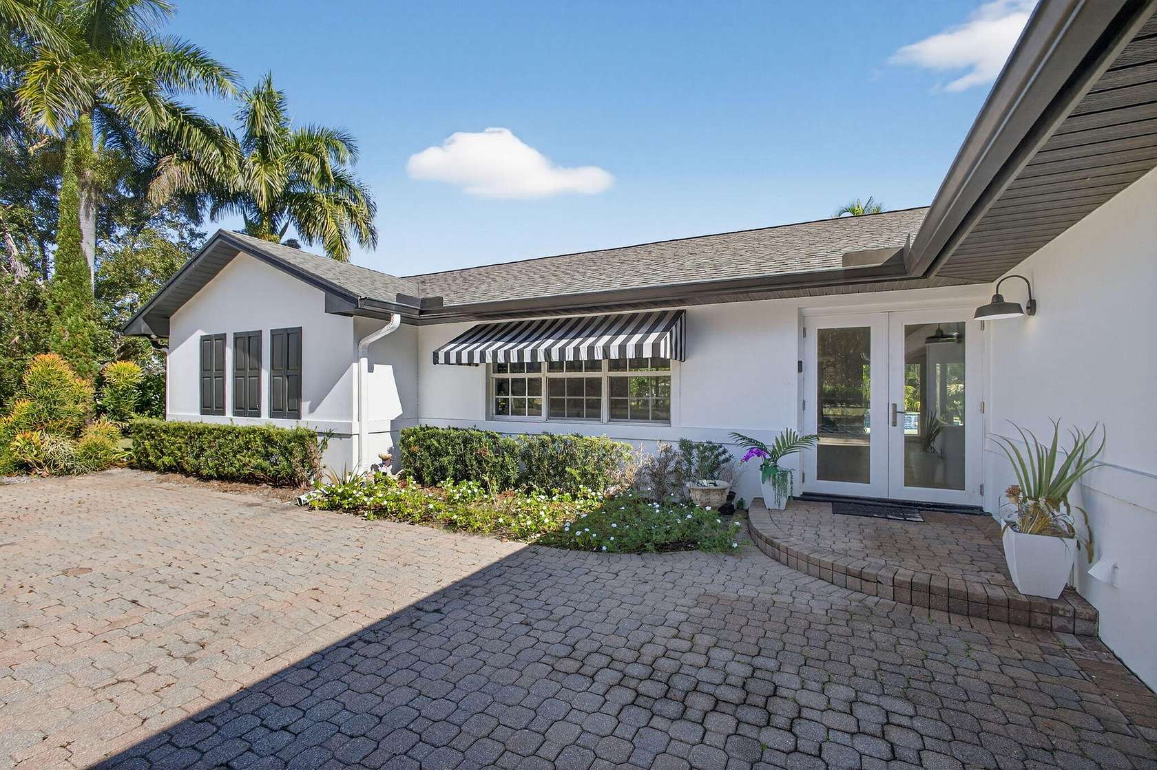 1.5 Acres of Land with Home for Sale in Palm Beach Gardens, Florida