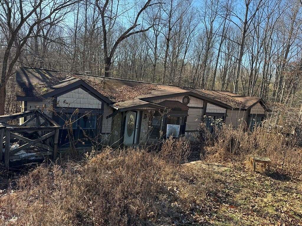 1.5 Acres of Improved Residential Land for Auction in Gainesboro, Tennessee