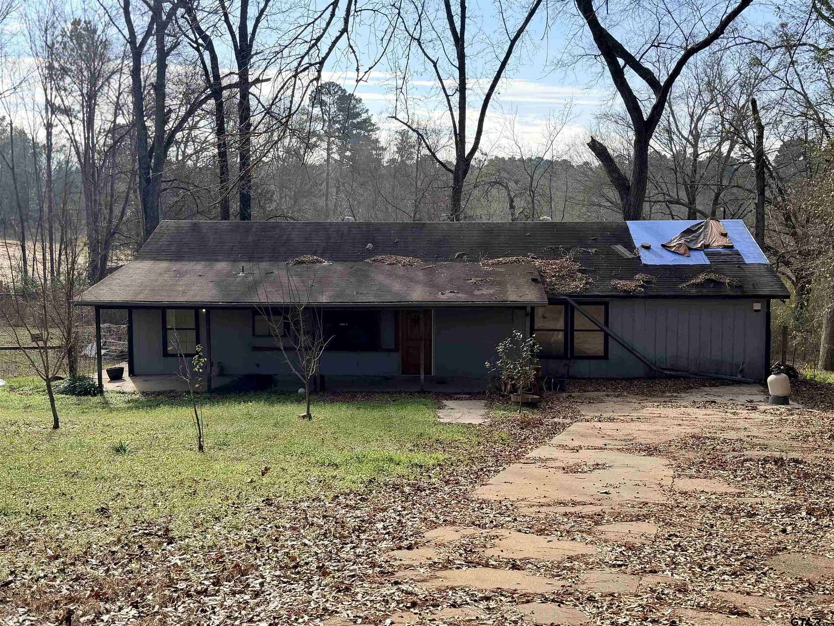 1.5 Acres of Residential Land with Home for Sale in Tyler, Texas