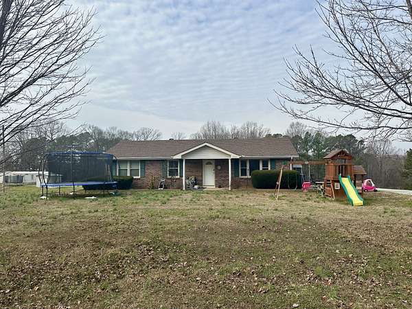 1.5 Acres of Residential Land with Home for Sale in Tennessee Ridge, Tennessee