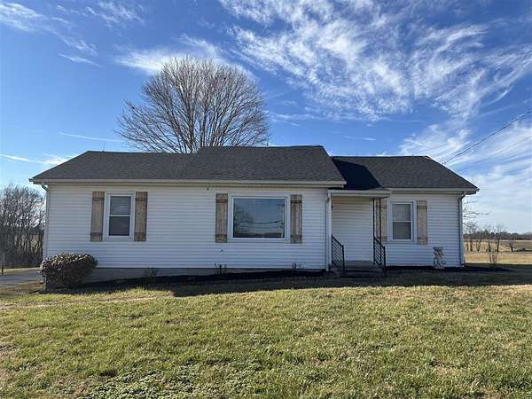 1.54 Acres of Land with Home for Sale in Smiths Grove, Kentucky