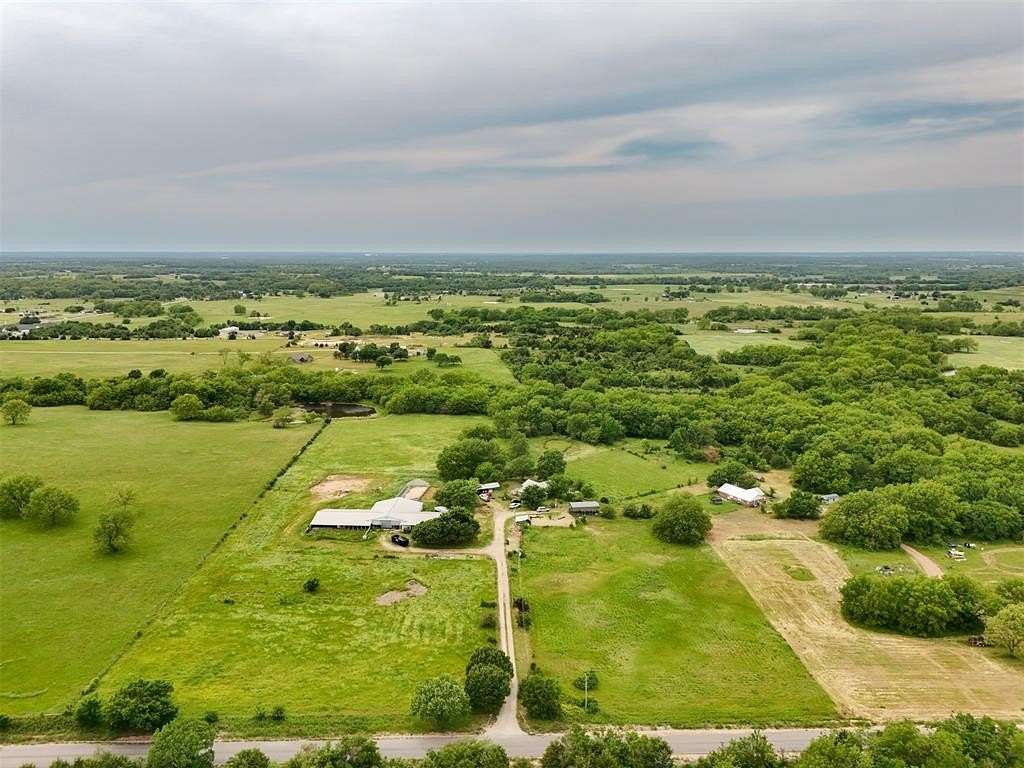 10 Acres of Land with Home for Sale in Earlsboro, Oklahoma
