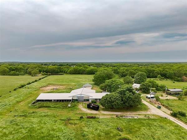 10 Acres of Land with Home for Sale in Earlsboro, Oklahoma