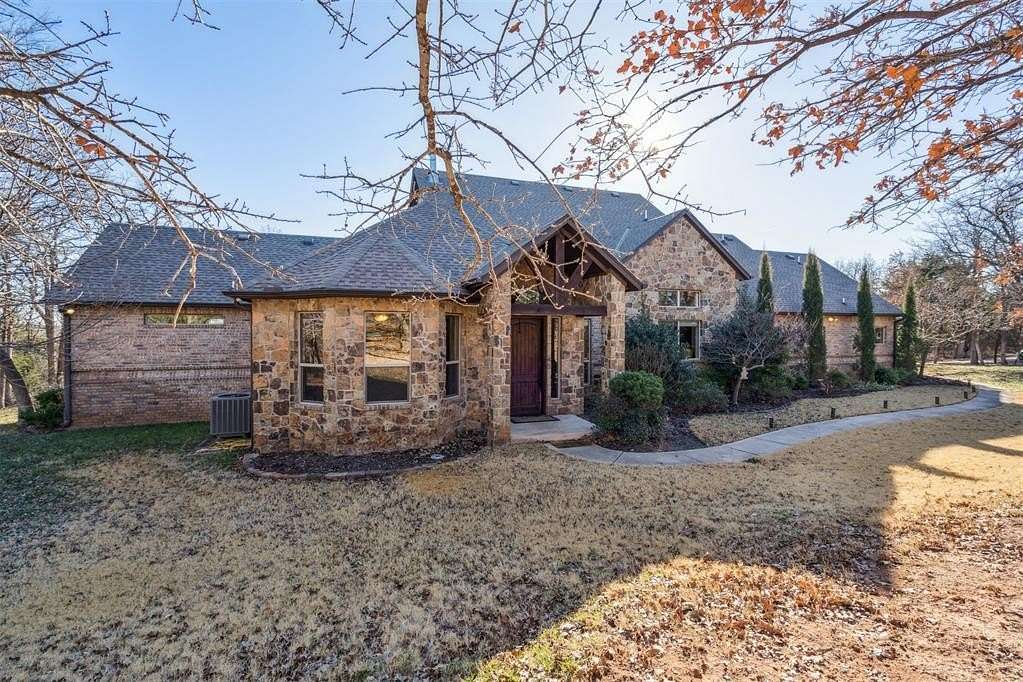 6.23 Acres of Residential Land with Home for Sale in Arcadia, Oklahoma